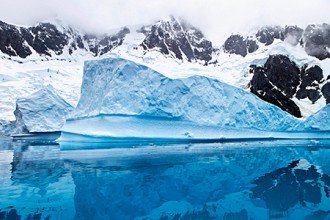 Photo of an Anarctic glacier.